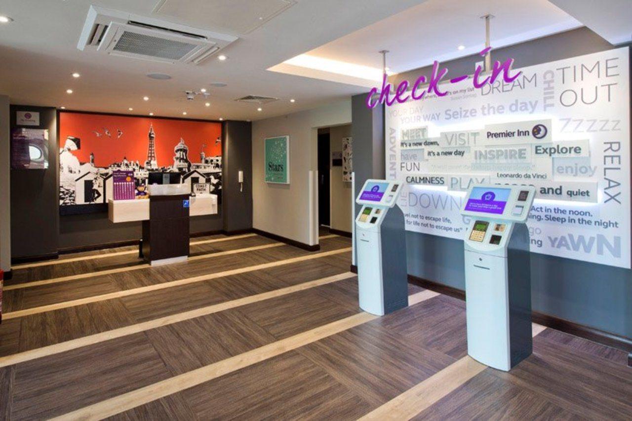 Premier Inn Holyhead Eksteriør billede