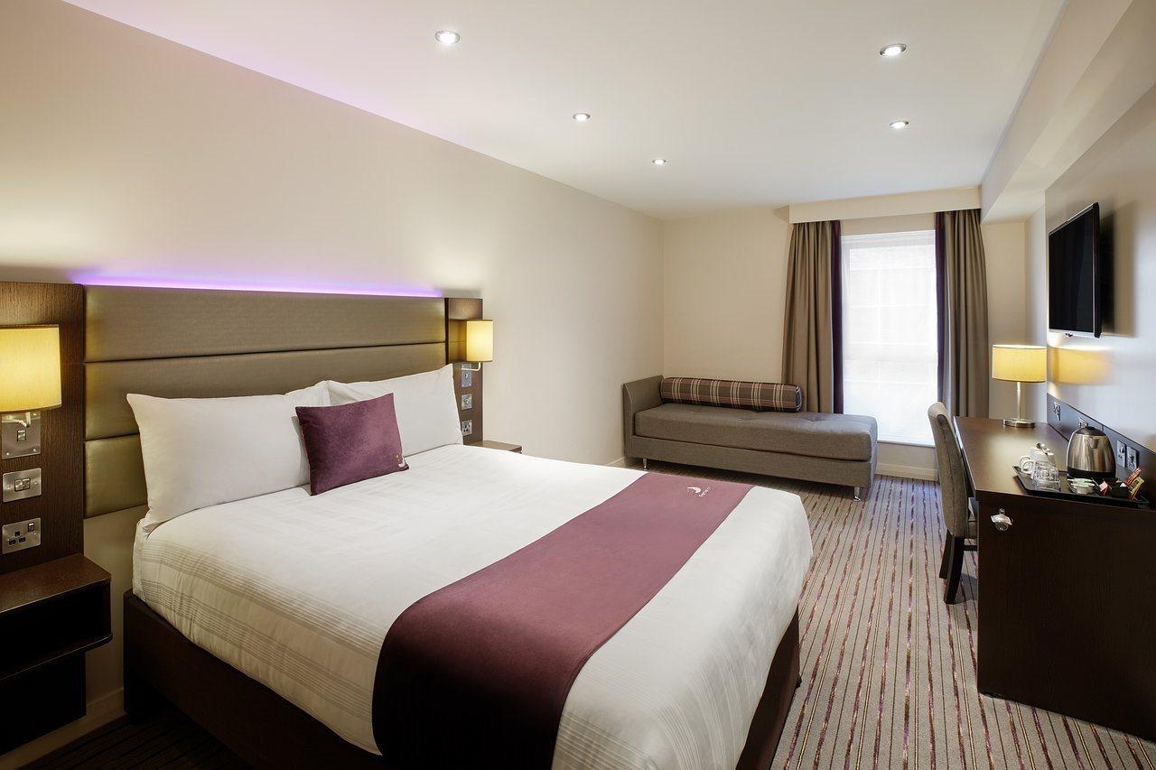 Premier Inn Holyhead Eksteriør billede